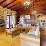 Mimosa Villa *